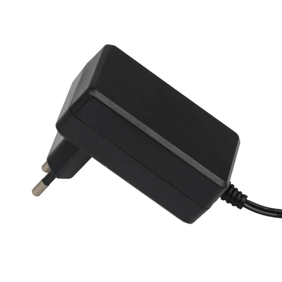 EN61558 Zatwierdzony zasilacz 24 V AC Dc z wtyczką UE uniwersalny adapter ac dc